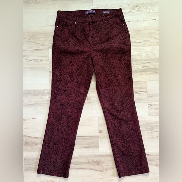 Gloria Vanderbilt Burgundy Straight Leg Jeans - Picture 1 of 6